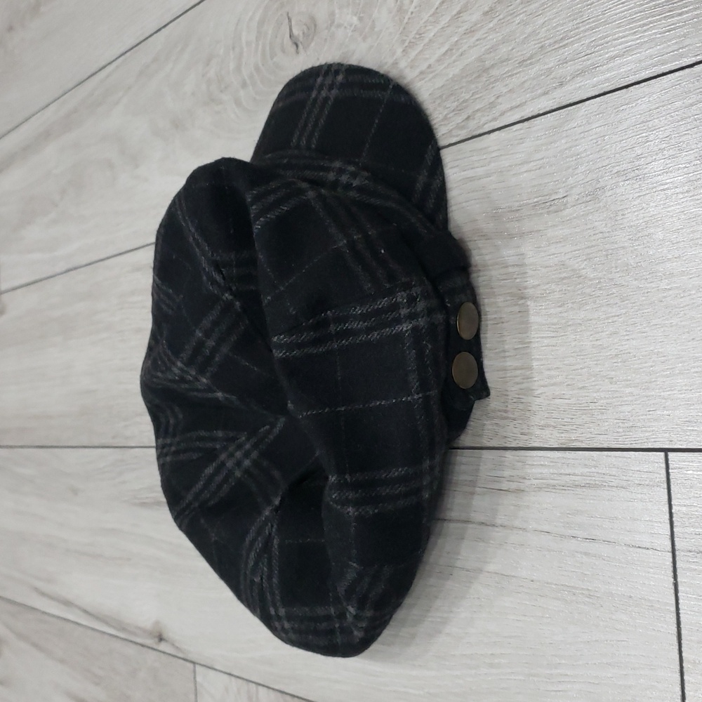 3/$15 Wool blend hat - Picture 4 of 8